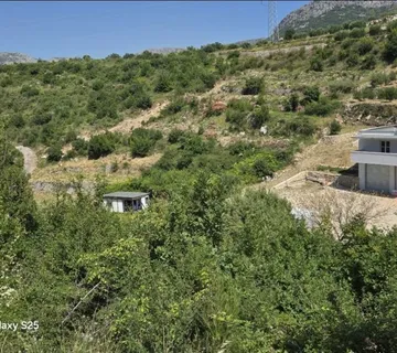 KLIS 1400 M2 GRAĐEVNO ZEMLJIŠTE - cover