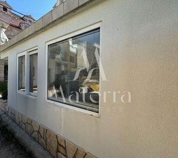 UREĐENA KUĆA 1. RED DO MORA, PRVIĆ LUKA, RIJETKOST NA TRŽIŠTU - cover