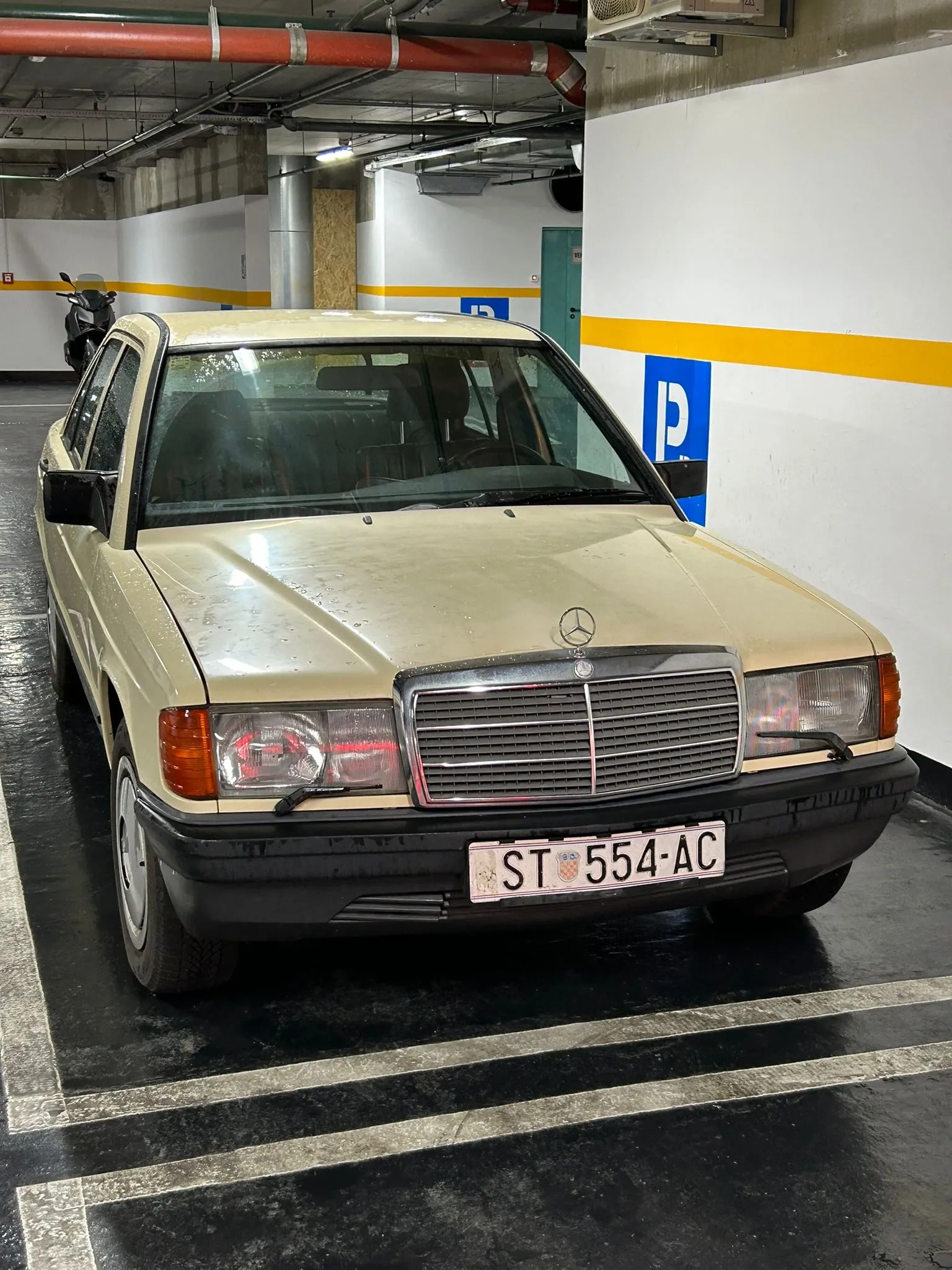 Mercedes 190D - cover