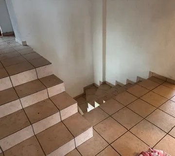 65. Vukovar, Sotin V. Nazora 58, kuća s 2 stana 308 m2, 3 garaže 61m2 - cover