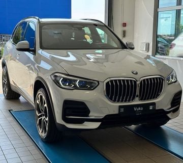 BMW X5 xDrive30d automatik - cover