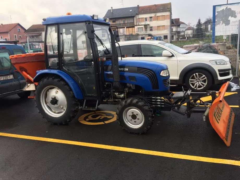 Traktor Europard Foton - cover