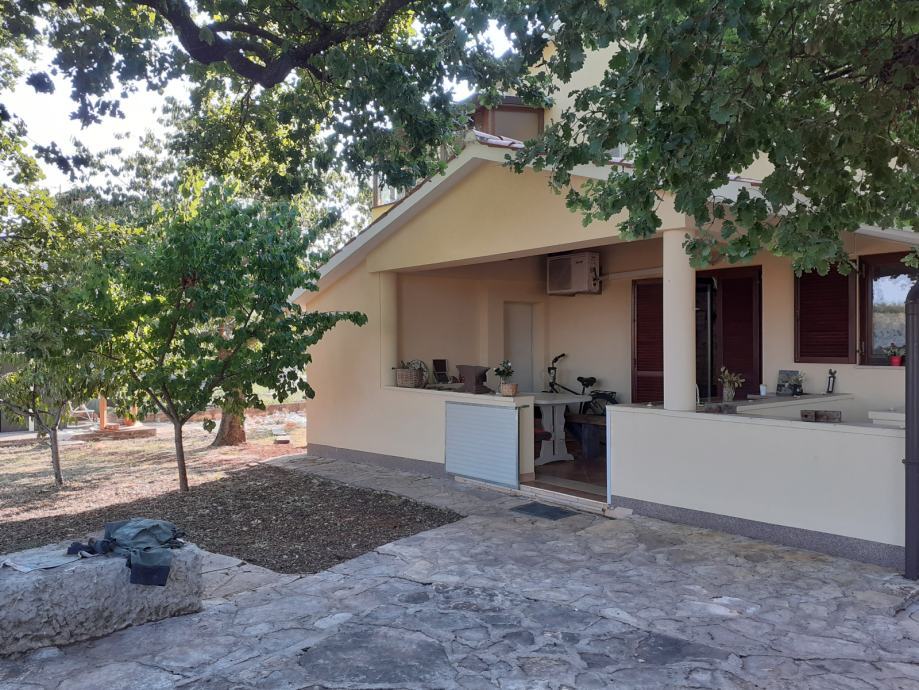 ugodna-kuca-prirodi-okolici-novigrada-slika-216592921