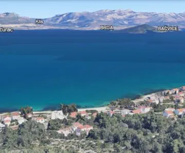 Slatine, građ. zem. 2000 m2, M1 zona, 100 m od mora, pogled na more! - cover