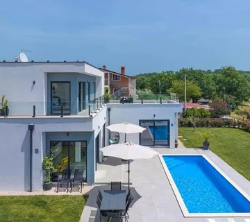 Villa Luna Fiorini - cover