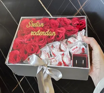 Poklon box sa cvijećem i nakitom - cover