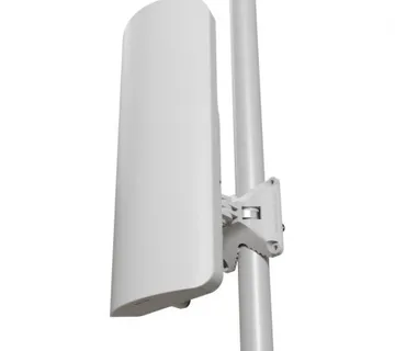 Mikrotik L22UGS-5HaxD2HaxD-15S, 2.4/5GHz Wi-Fi 6, Dual-core CPU,POE-IN (uključen injektor), SFP (2.5G), do 20km, USB Port, 25 - Umag