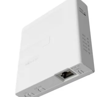 MikroTik Fixed Smart PoE injector with SFP cage - Umag