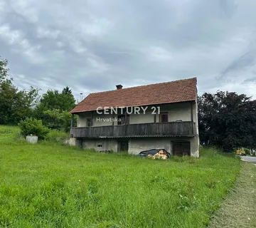 Kuća sa velikom parcelom na ulazu u Novi Marof - Remetinec, Novi Marof