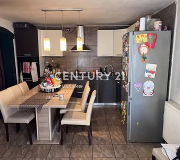 Črešnjevo | Obiteljska kuća 85 m² + podrum 30 m² + garaža za 2 auta | Zemljište 601 m² | 10 minuta od Varaždina | Kompletno namještena - cover