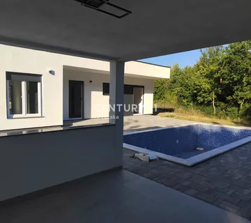 Nova luksuzna vila s bazenom i velikom okućnicom u zelenoj oazi Istre - Blaškovići, Kršan