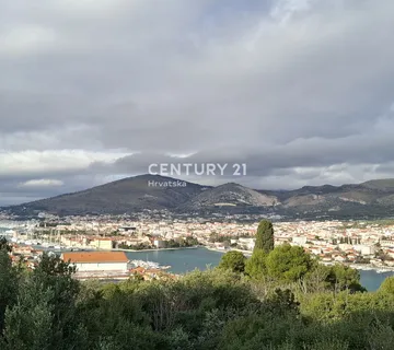 Građevinsko Zemljište 4700 M2 -Trogir/čiovo - Slatine, Split
