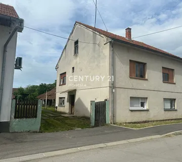 Prodaja kuće u Strahonincu – 180 m², velika parcela, uredni papiri - cover