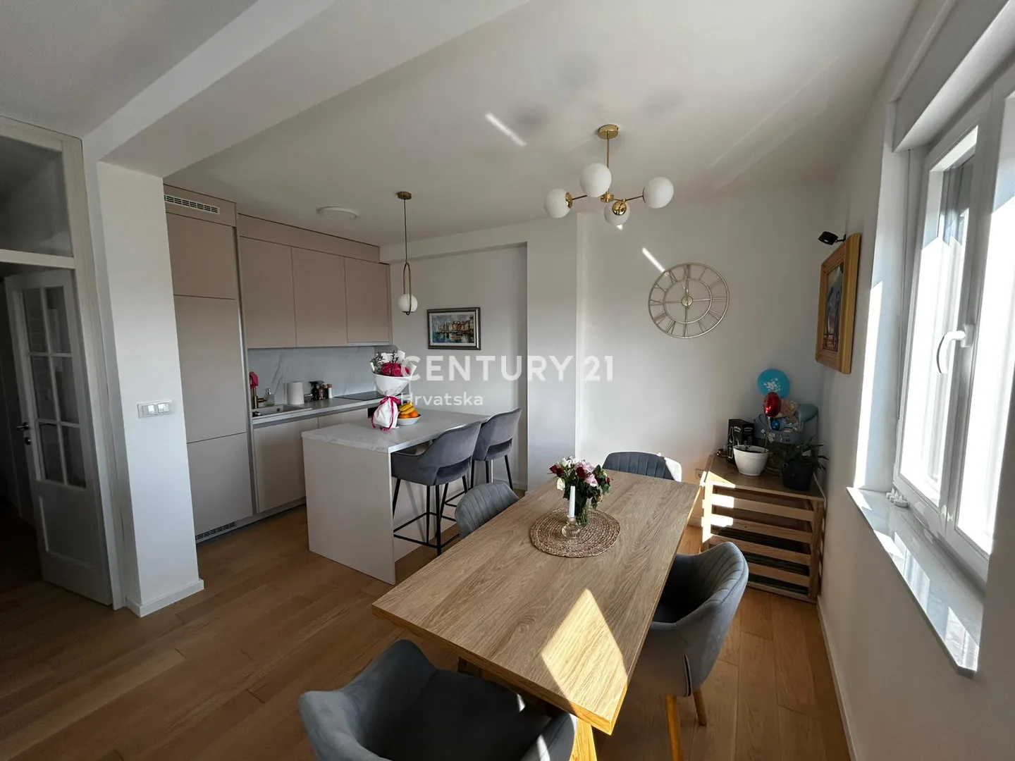 Stan s pogledom na more – Brodarica, (96,15 m²), NOVOGRADNJA (dva parkirna mjesta) - cover