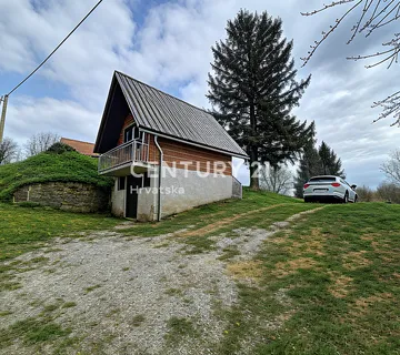 Bedenec, Ivanec | Vikendica 28 m² + podrum + potkrovlje | Zemljište 472 m² | Prekrasan pogled