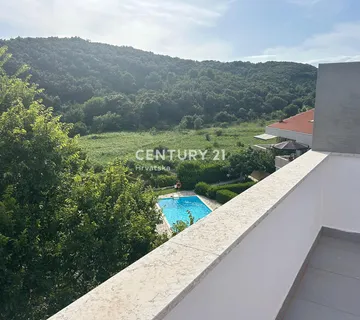 Palit (otok Rab) – Vila Palit | Trosobni dvoetažni apartman 75,25 m² + velika terasa | 2. kat | 2011. god. | Energetski razred B - cover