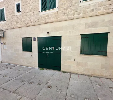APARTMAN 53 m2 – KAŠTEL STARI - cover