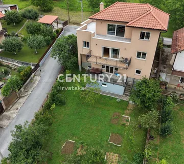 Zagreb – Mikulići | Obiteljska kuća s 3 stana i otvorenim pogledom