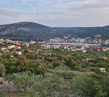 Građevinsko zemljište s prekrasnim panoramskim pogledom na more - Marina