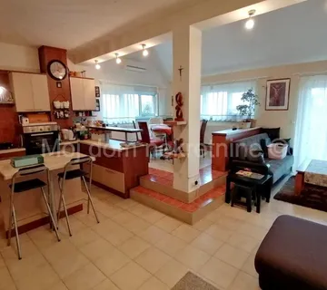 Črnomerec,Bijenik,kuća katnica s terasom,2PM,pogled na grad,286m2 - cover