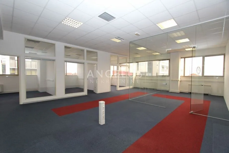 Zagreb, Buzin - uređeni uredski prostor 1450m2 - cover