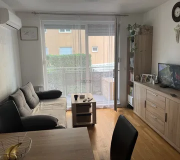 Stan, Špansko 2-sobni, prizemlje, vrt. parking - cover