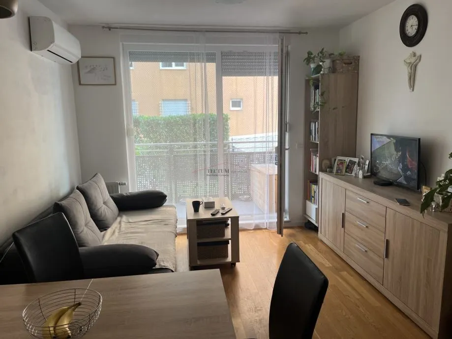 Stan, Špansko 2-sobni, prizemlje, vrt. parking - cover