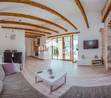 PULA VELI VRH STAN U PRIZEMLJU SA VRTOM 21M2 -NAJAM (prodaja) - cover