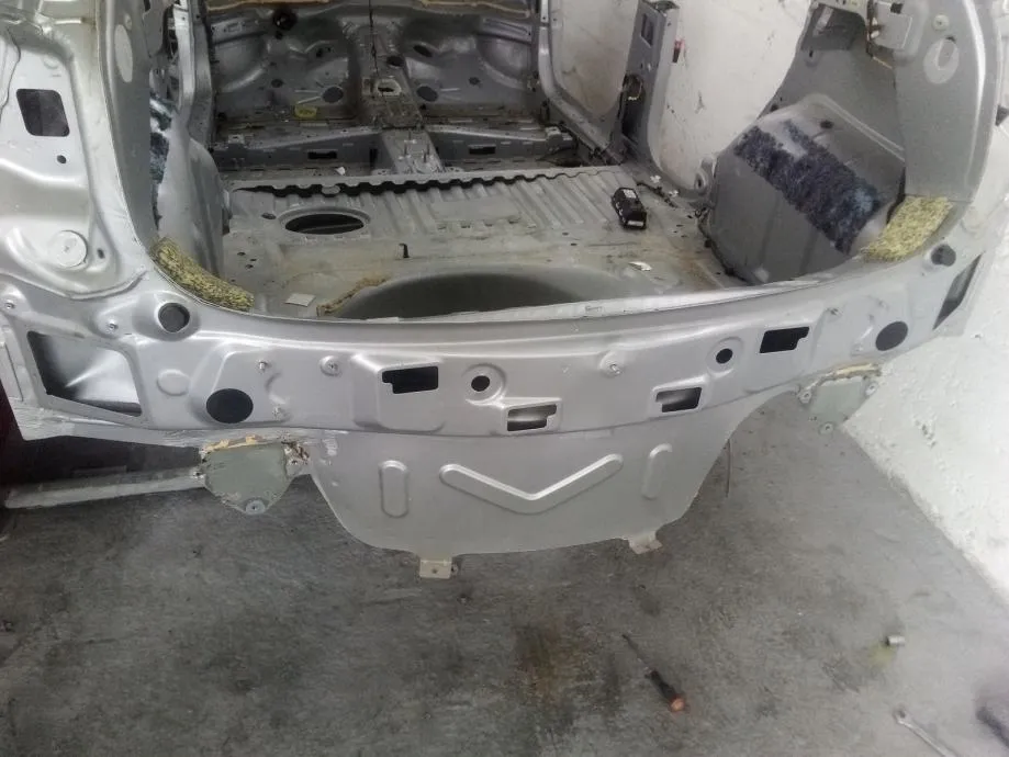 Citroen C3 zadnji vezni lim sa kadom rez kotaca - cover