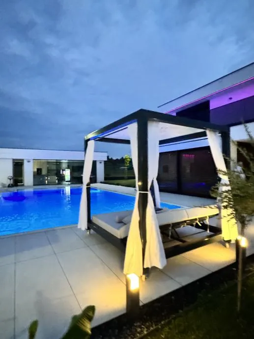 Luksuzni baldahini i ležaljke - NAJPOVOLJNIJE CIJENE na tržištu - cover