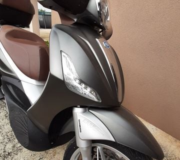 Piaggio Beverly 350 ABS/ASR - cover