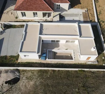 Moderna prizemna vila s bazenom – Privlaka kod Zadra (prodaja) - cover