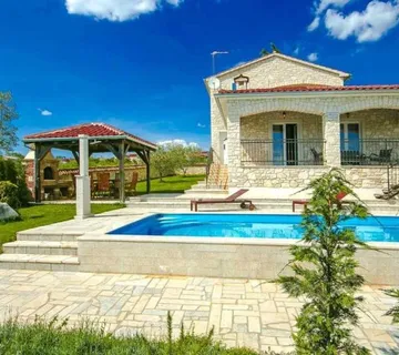 POREČ OKOLICA-RUSTIKALNA VILA SA BAZENOM NA PRODAJI (prodaja) - cover