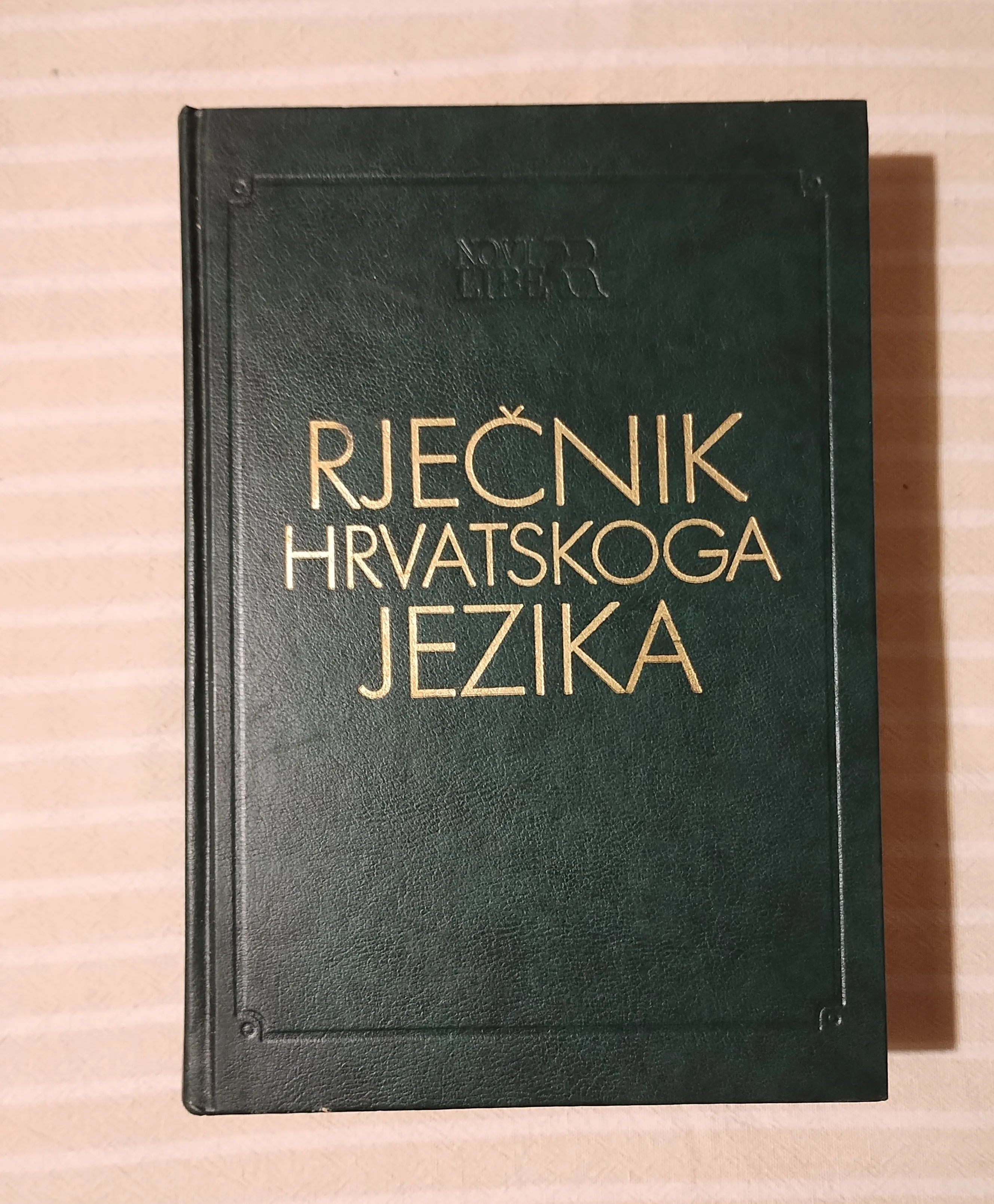 V. ANIĆ RJEČNIK HRVATSKOGA JEZIKA LIBER - cover