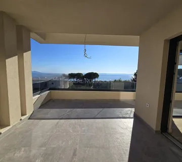 PENTHOUSE 171 m2. KROVNA TERASA. LIFT! 60 metara do MORA. - cover