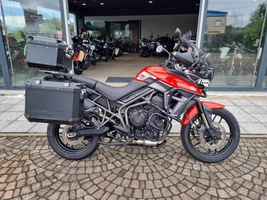 Triumph TIGER 800 XRT ABS TCS, 2015 god. - cover