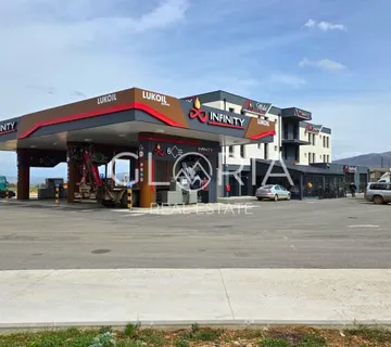 Udbina, benzinska postaja, hotel, restoran, autopraonica, 924 m2! - cover