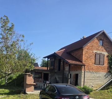 Prodajem kuću s imanjem u Zagorju - cover