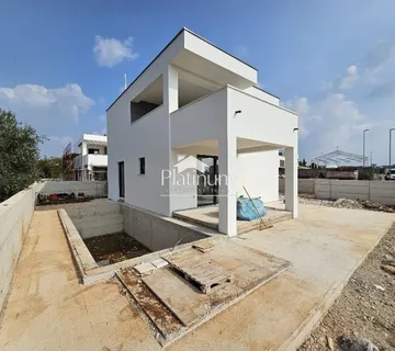 VODNJAN, OKOLICA, PREKRASNA KUCA SA BAZENOM, POGLED MORE, NOVO - cover