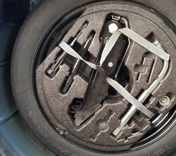 VW Golf 6 1,6 TDI. HIGLINE - cover