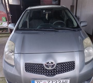 Toyota Yaris - cover