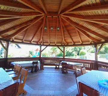 Sniženo Villa kuća: Zagreb (Podsused), 550.00 m2 (prodaja) - cover