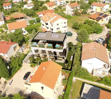 NOVI VRHUNSKI APARTMAN UDALJEN SAMO 500 M OD PLAŽE - cover