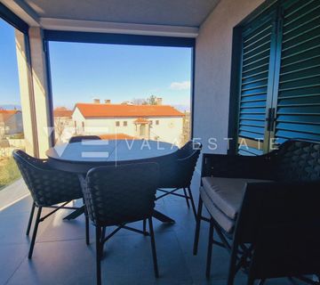 MODERNI APARTMAN SAMO 450 M OD LIJEPIH PLAŽA - cover