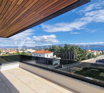 MODERAN PENTHOUSE APARTMAN S KROVNOM TERASOM I BAZENOM - cover