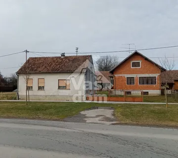 BJELOVAR, KUĆE, GOSPODARSKE ZGRADE I ZEMLJIŠTE 2513 m2-PRILIKA