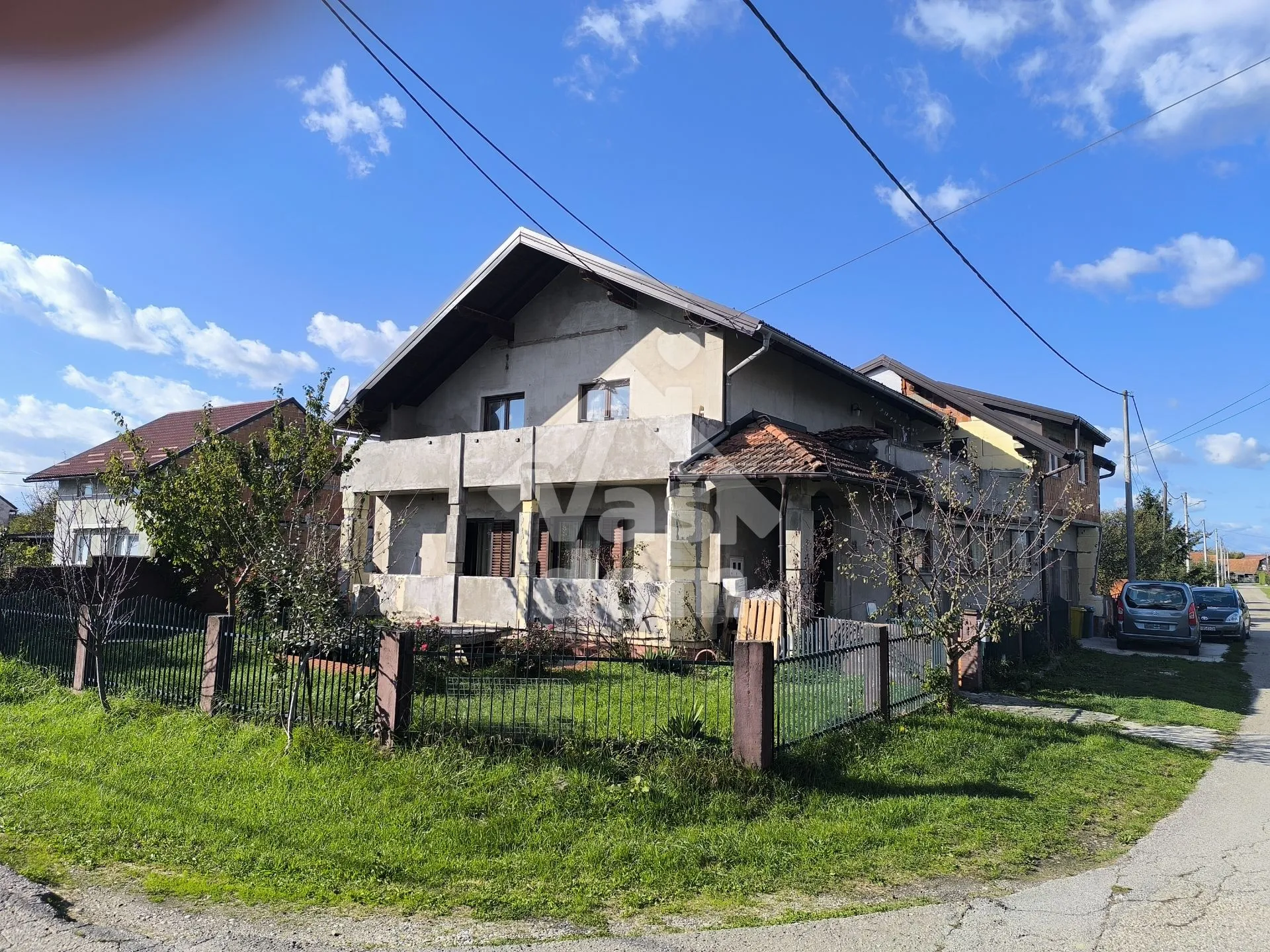 VELIKA GORICA, RIBNICA KUĆA 200 m2 DVA ODVOJENA STANA - cover