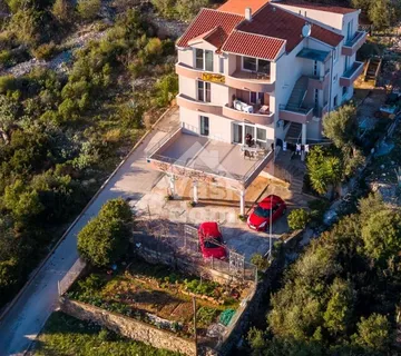 TROGIR, OKRUG GORNJI, KUĆA 450 m2 ,NA OSAMLJENOJ LOKACIJI-INVESTICIJA - cover