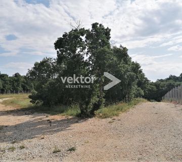 Svetvinčenat, zemljište za investiciju, 27.000m2 - cover