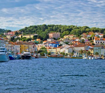 Mali Lošinj, kuća 1.red do mora - cover